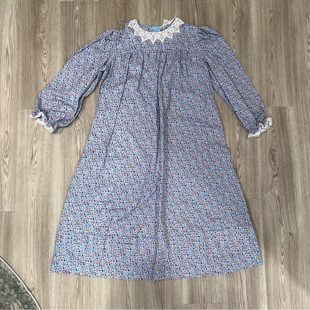 Handmade Vintage Girls Dress/Nightgown Floral Pattern with Lace Details Blue